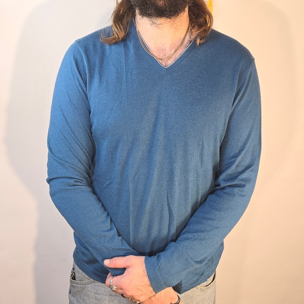 Neiman Marcus Mens L Sweater Blue 100 Cashmere V Neck Long Sleeve Pullover Flaws